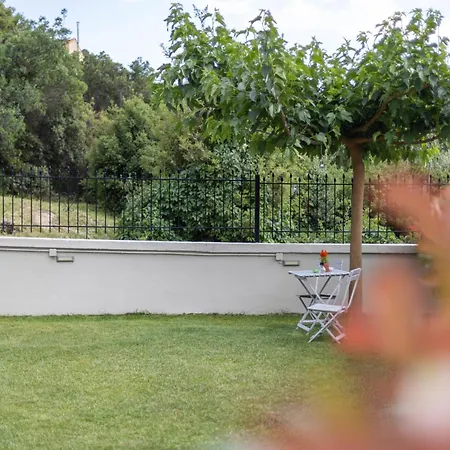 Helianthos - No2 Apartman *