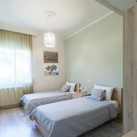 Helianthos - No2 Apartman *